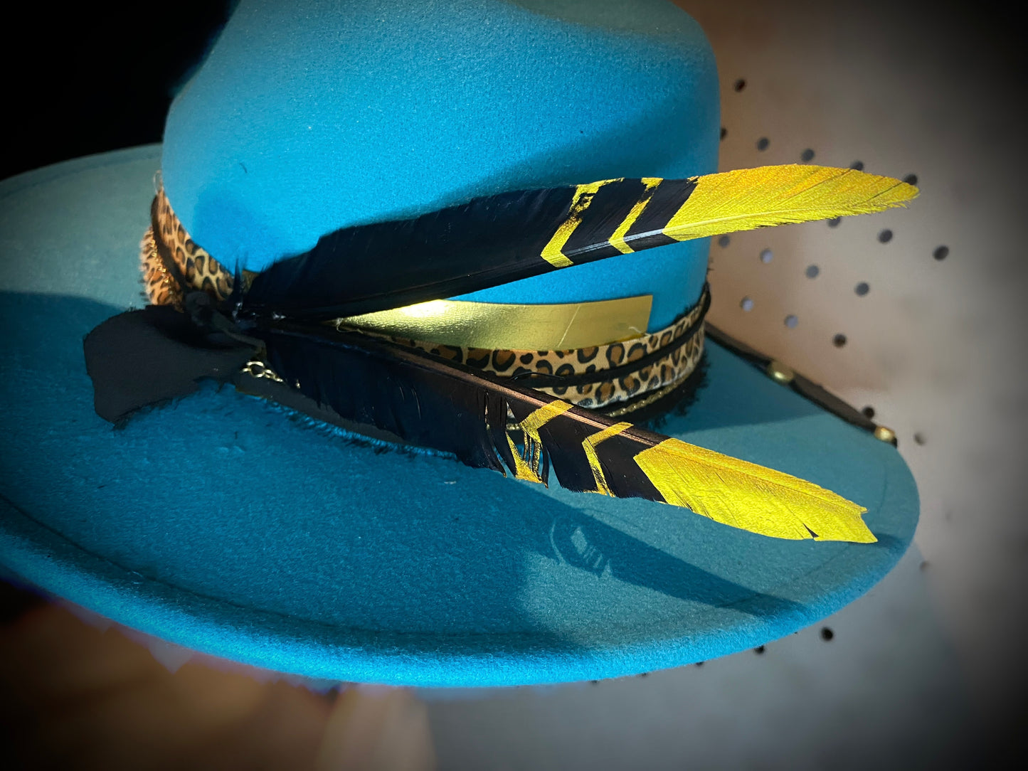 Adjustable wide brim hat