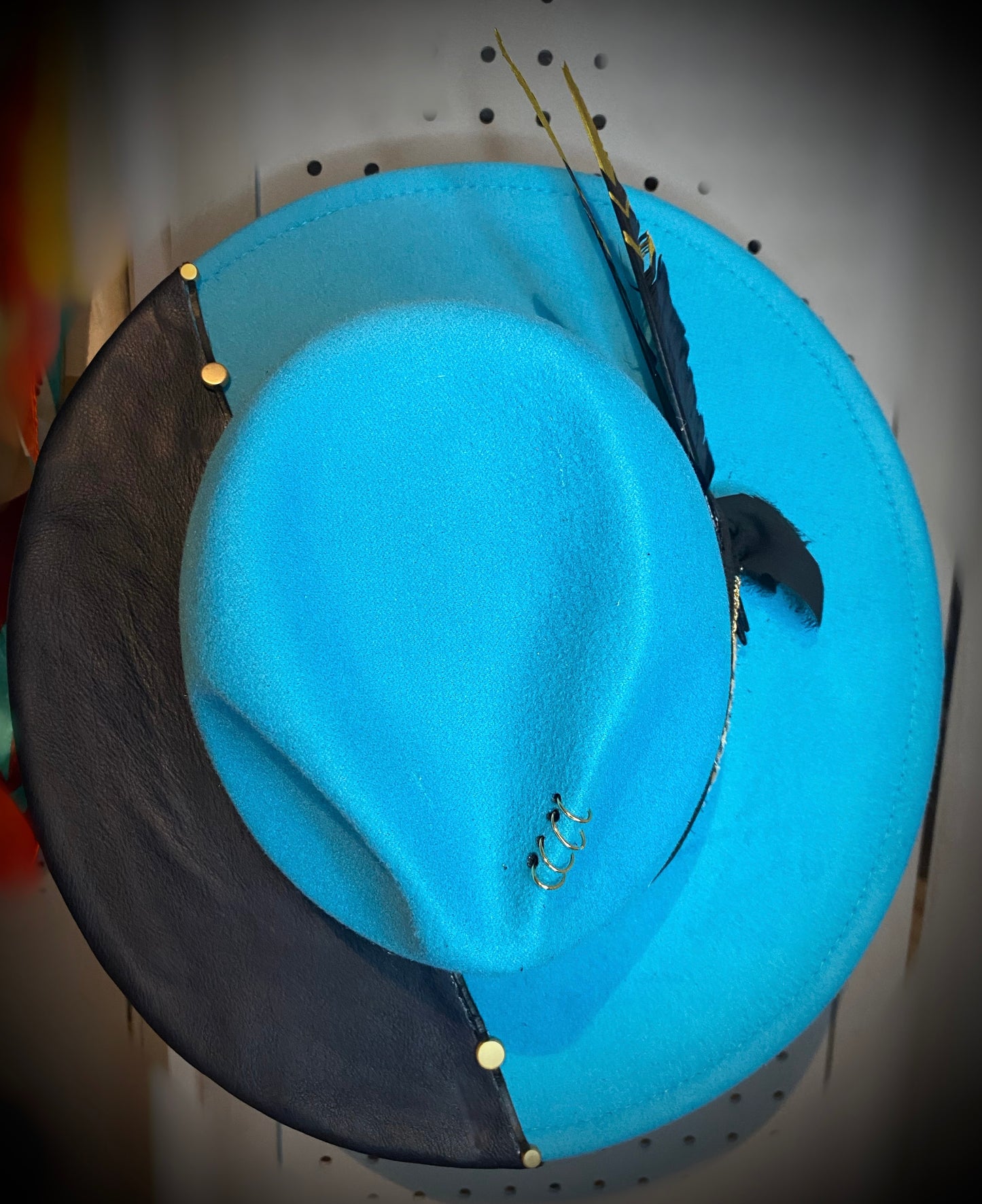 Adjustable wide brim hat